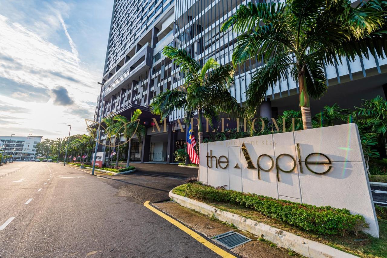 The Apple Melaka Apartment Екстериор снимка